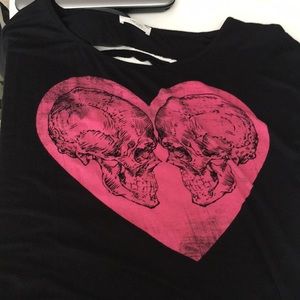 A skull tee shirt